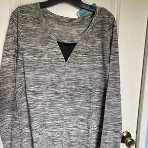 NWT lane Bryant active top